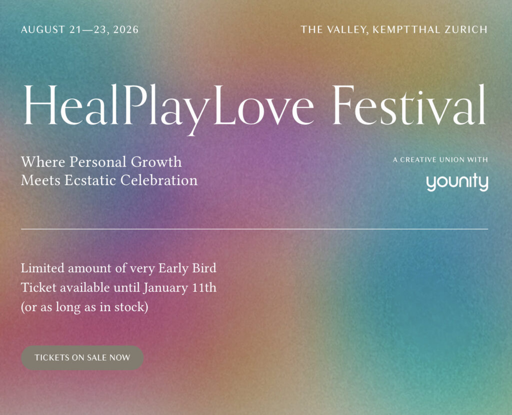 Plakat HealPlayLove Festival mit Farbverlauf, Datum 21.–23. August 2026, Kemptthal (Zürich) und Hinweis auf Early-Bird.