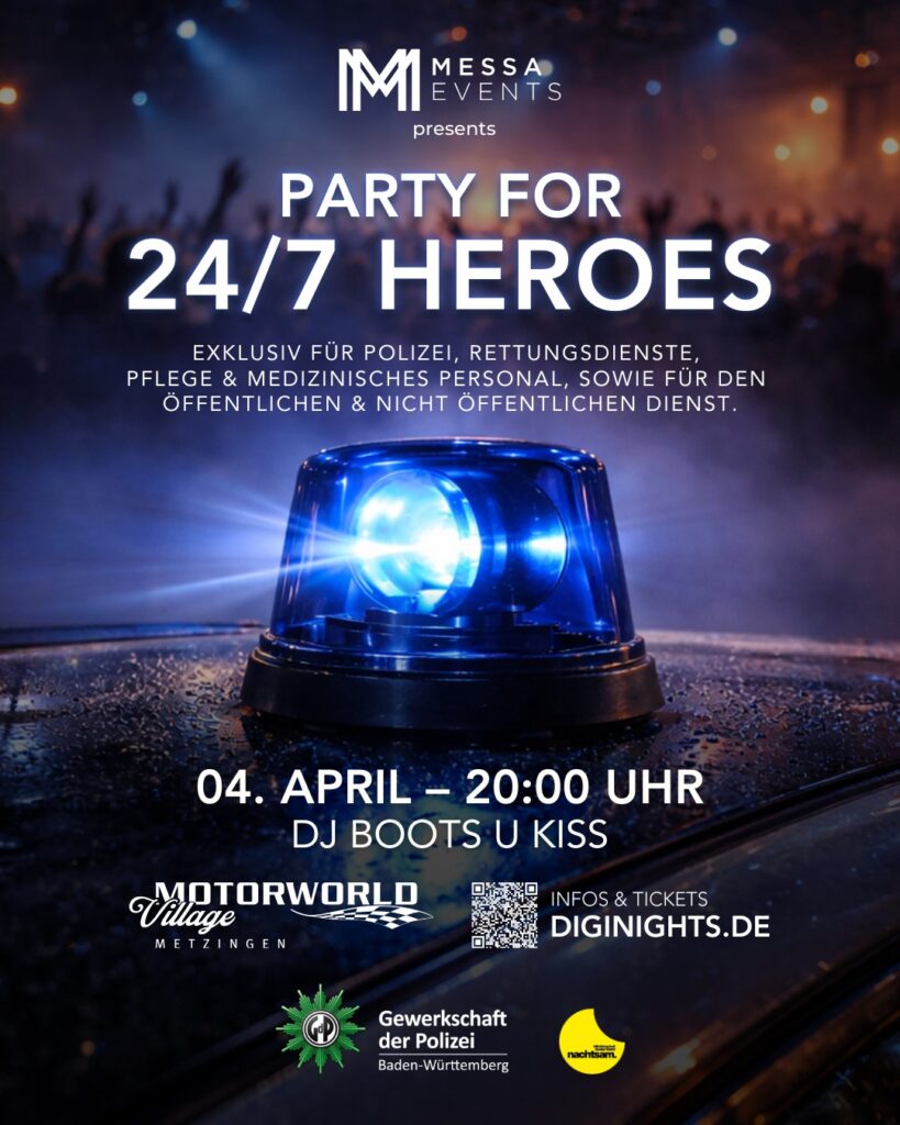 Blaues Polizeiblitzlicht im Vordergrund, im Hintergrund Menschenmenge und Text: "Party for 24/7 Heroes" mit Veranstaltungsdetails.