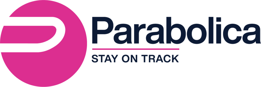 Rundes pinkes Logo mit weißem geschwungenen Strich links und Schriftzug „Parabolica“ mit Unterzeile „STAY ON TRACK“ rechts.