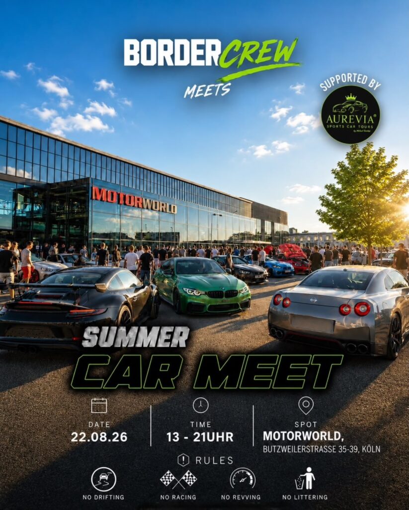 Plakat für ein Sommer-Car-Meet vor dem Motorworld-Gebäude in Köln