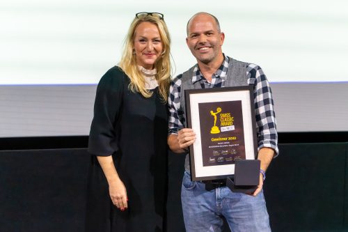 Laudatorin-Isabelle-Riederer-und-Center-Manager-Christoph-Baer-c-MARKETINGLINK