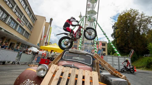 Motorrad Stunt_1 (c) MOTORWORLD