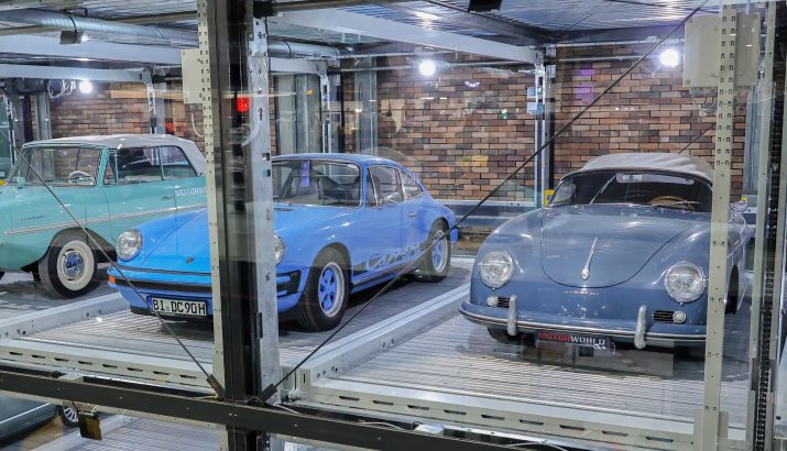 Motorworld_Mallorca_Glasboxen_Porsche