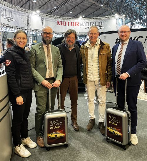 v.l.n.r.: Sarah Dünkel/Motorworld Group, Thilo Könicke/Retro Messen, Dr. Andrea Zagato/Automobildesigner, Andreas Dünkel/Motorworld Group, Henning Könicke/Retro Messen